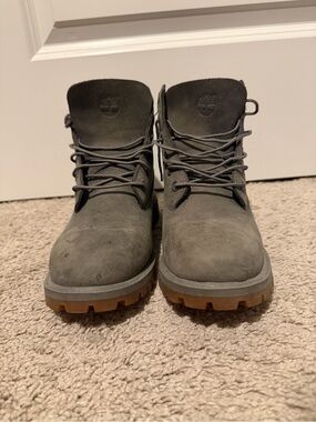 Timberland women’s Dark Gray Nubuck Lace-Up Work Boots with Brown Lug Sole